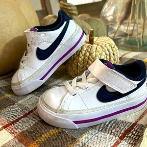 Nike tennis shoes 6c girls